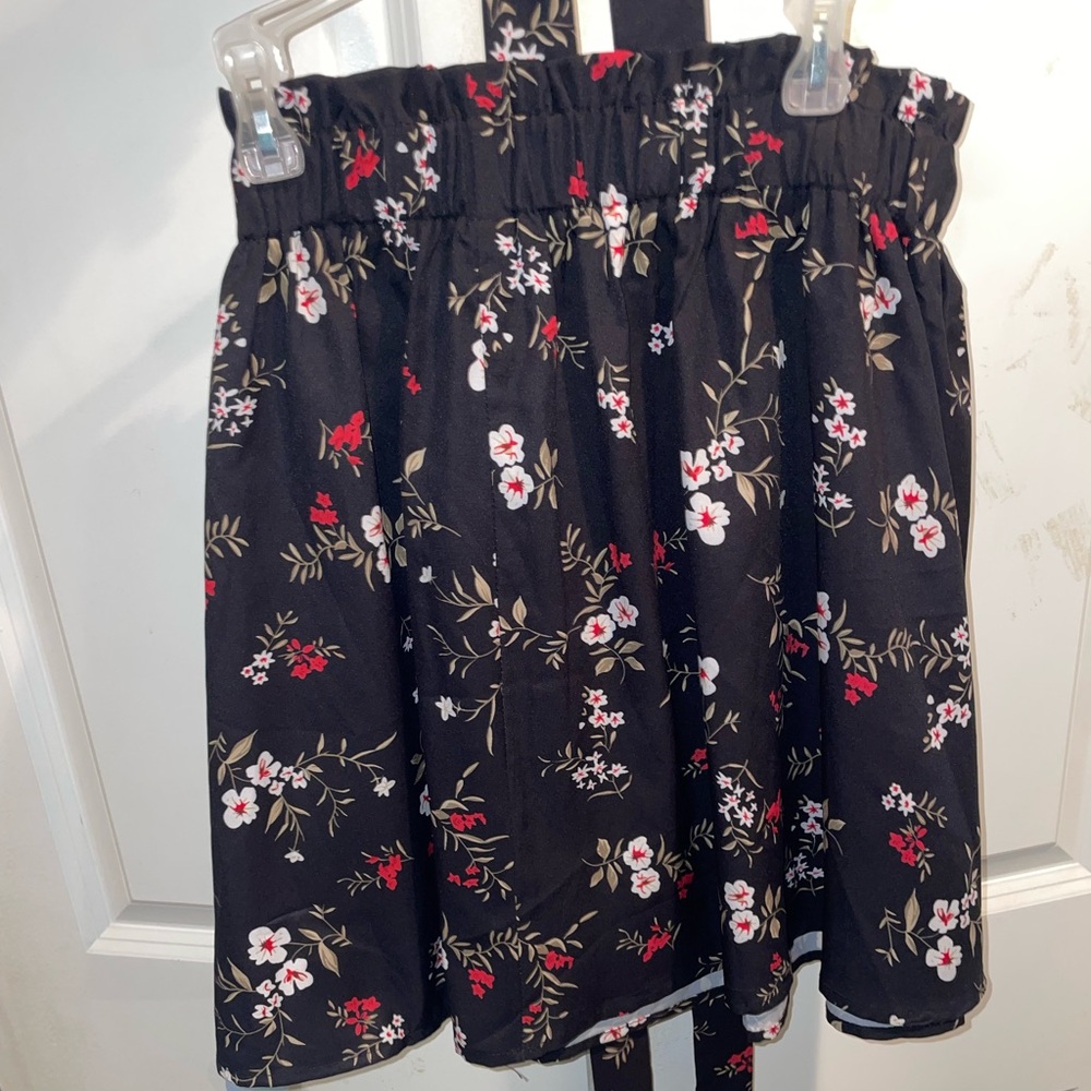 SHEIN Black Floral Smocked-Waist Circle Skirt with Red & White Blossoms